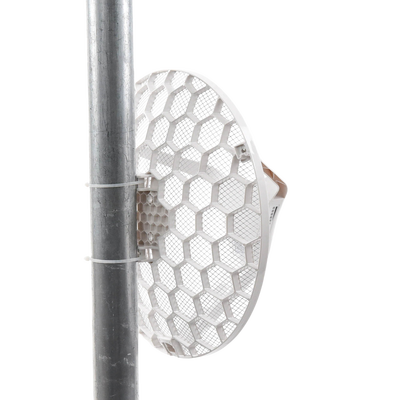 (LHG 5) Cliente y PtP en 5 GHz 802.11 a/n, Antena Integrada de 24.5dBi, Hasta 316mW de Potencia.