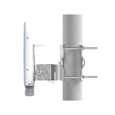 Access Point WiFi UniFi Base Station XG para exterior IP67, alto rendimiento en escenarios exigentes, tres radios 802.11ac Wave 2 MU-MIMO 4X4 /antenas de 90° y 50° con Beamforming, hasta 1500 usuarios, puerto de 10G / WiFi solo en 5 GHz