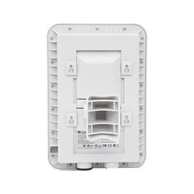 Access Point WiFi cnPilot e501S para exterior, IP67 grado industrial, Filtros para coexistencia con redes LTE, doble banda, antena sectorial 90-120 grados y puerto PoE secundario
