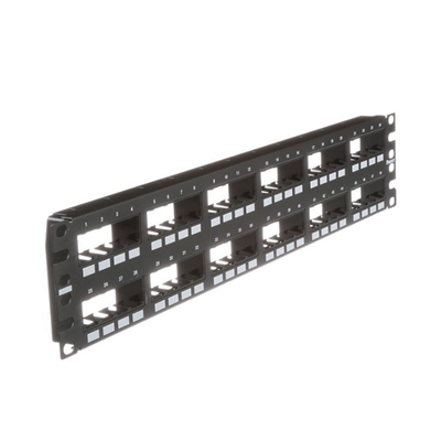 Panel de Parcheo Modular Mini-Com (Sin Conectores), Plano de Instalación al Ras, Sin Blindaje, de 48 Puertos, 2UR