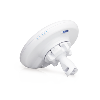 Radio airMAX de alta capacidad, hasta 1 Gbps en 60 GHz con failover en 5 GHz, con antena integrada de 17.2 y 10 dBi respectivamente