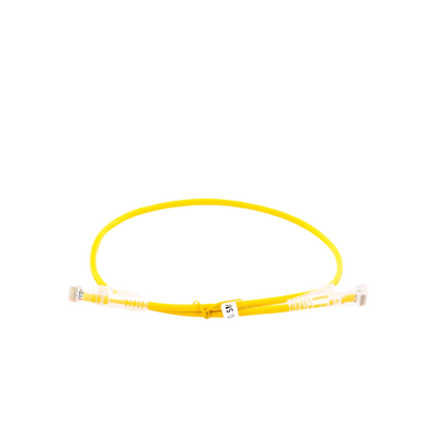 Cable de Parcheo Slim UTP Cat6A - 0.5 Metros (1.64 Pies) Amarillo, Diámetro Reducido (28 AWG)
