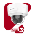 Domo IP 6 Megapixel / Lente Mot. 2.7 a 13.5 mm / 40 mts IR EXIR / Conteo de Personas / Captura Facial / IP67 / IK10 / WDR 120 dB / PoE+ / Alarmas y Audio I/O / ACUSENSE / Micro SD / DarkFighter