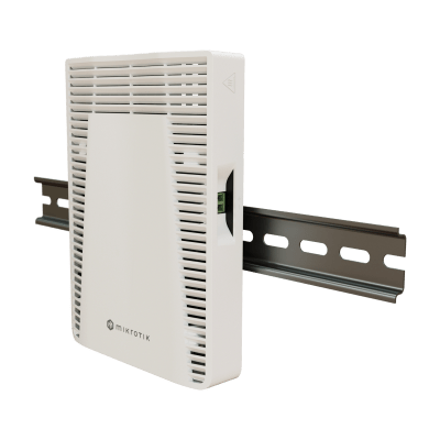 Cloud Router Switch / 4 puertos 10Gbps / Montaje en pared o Riel Din