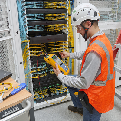 Certificador de Fibra Óptica MPO MMC Pinned/Unpinned CertiFiber Max  / Test Set de Pérdida Óptica / 24 Fibras en 1 Segundo  / Sistema Versiv / LinkWare Live / Doble Inspección