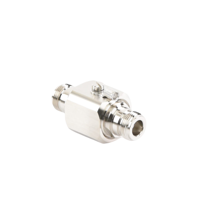 Protector contra descargas eléctricas. Cubre los rangos de frecuencia de los amplificadores de Señal Celular. 50 Ohm. Conectores N.