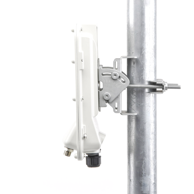 PTP-550  Hasta 1.36 GBps / 4910 - 6200 MHz / 802.11 AC Wave 2  MU-MIMO 4: 4x4 / BackHaul Conectorizado / Ideal para distancias de +80 km (C050055H014A)