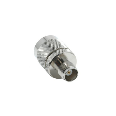 Adaptador en Línea de Conector TNC Hembra a N Macho, Níquel/ Oro/ Teflón.