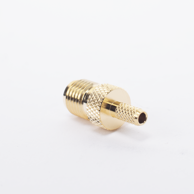 Conector SMA Hembra Inverso de anillo plegable para cable RG-174/U, BELDEN 8216.