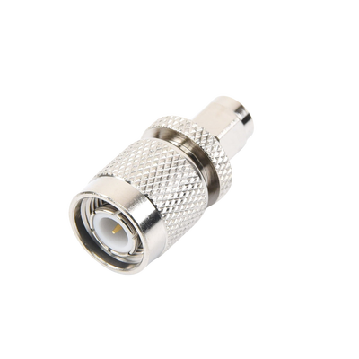 Adaptador en Línea, de Conector SMA Macho a TNC Macho, Níquel/ Oro/ Teflón.