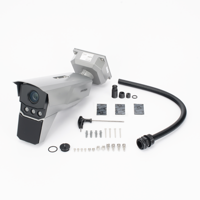 Bala IP 4 Megapixel / ANPR / Radar Interconstruido Medición de 5 a 120 Km/h / Reconocimiento y Captura de Placas Vehiculares para Trafico de Alta Velocidad / DARKFIGHTER / WDR 140 dB / IP67 / IK10 / Lente Mot. 8 a 32 mm / 100 mts IR / MicroSD