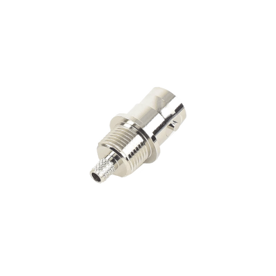 Conector BNC Hembra a 50 Ohm, Montaje Frontal en D-Plano, Anillo Plegable para Cables RG-174/U y RG-316/U, Niquel/ Oro/ Teflón.