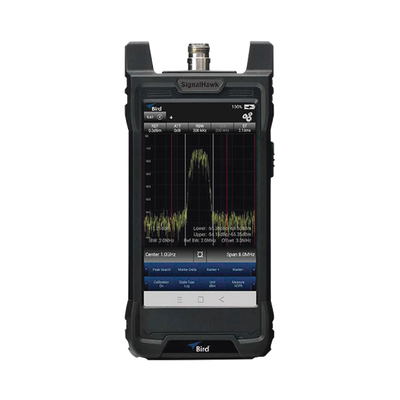 Analizador de Espectro Portátil SIGNAL HAWK, 9 KHz a 6 GHz, Incluye Estuches de uso Rudo y Ligero, Batería Li-Ion, Adaptador 12V, Lápiz Táctil, Adaptador USB-C a USB-A, Manual  de Instrucción.