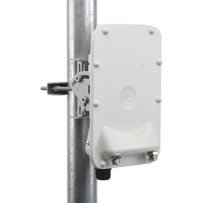 PTP-550  Hasta 1.36 GBps / 4910 - 6200 MHz / 802.11 AC Wave 2  MU-MIMO 4: 4x4 / BackHaul Conectorizado / Ideal para distancias de +80 km (C050055H014A)