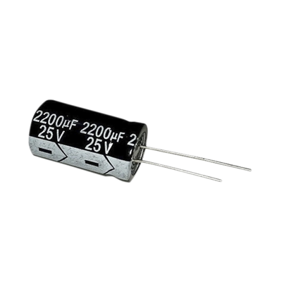 [CE2200/25V] Capacitor Electrolítico en Aluminio, Radial de 2200 µFd, 25 Vcc, 105 °C, 13 x 25 mm.