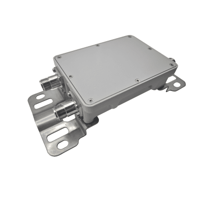 [EP-COMB-2B] Combinador de Bandas de Dos Vías EP-COMB-2B / Rango de Frecuencia 698-960 MHz y 1710-2700 MHz / Bajo PIM / Alta Rechazo Fuera de Banda / Potencia Continua 300 W / Pico 800 W / Conectores N Hembra / IP40