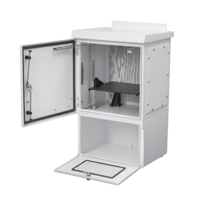 [ECL907060PB] Gabinete Para Exterior OSP ComLine de 18 UR con espacio para Baterías, 700 mm de Ancho, 600 mm de Profundidad De Aluminio, Color Gris Claro Con Protección NEMA 4/12/4X/3/3R; IP66