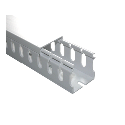[TMR-40] Canaleta ranurada con tapa blanca, de PVC auto extinguible, 40 x 40 x tramo 2m.
